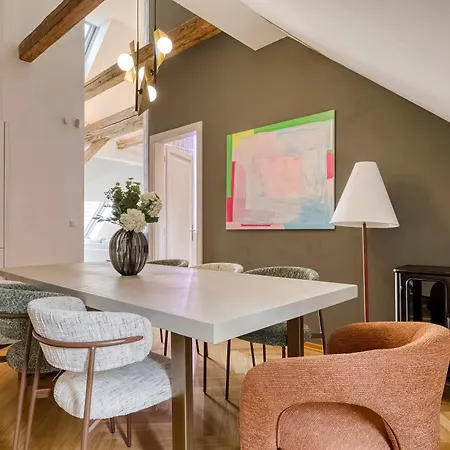3bdr Main Center W Workspace With Ac In New Town Praha