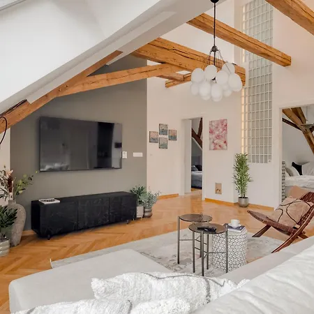 3bdr Main Center W Workspace With Ac In New Town * Praha